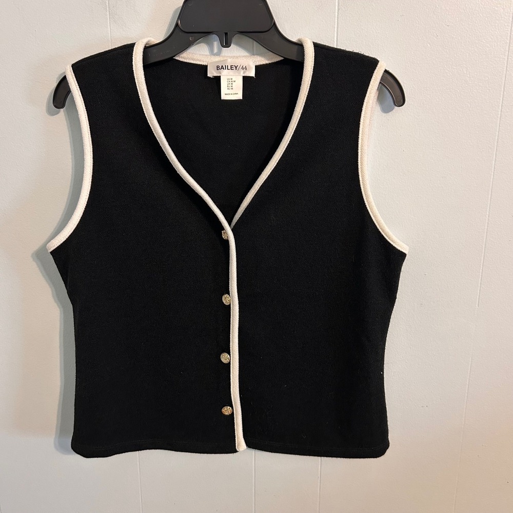 Bailey 44 Womens Black White‎ Contrast Trim Knit Vest Gold Crest Buttons Size M